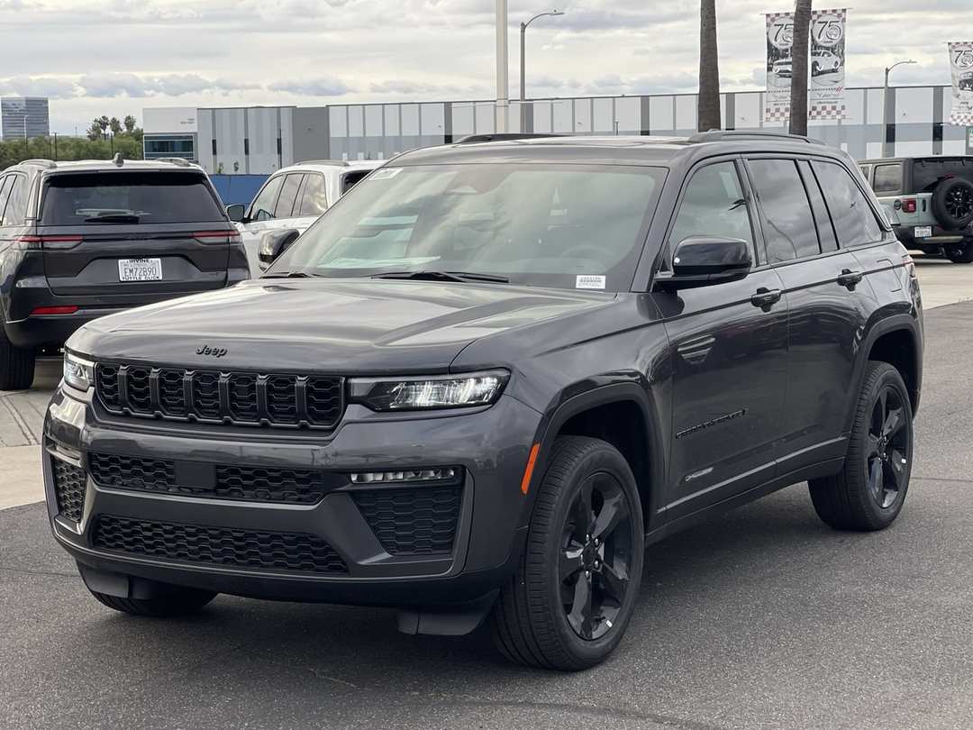 2026 Jeep Grand Cherokee Limited - Image 3