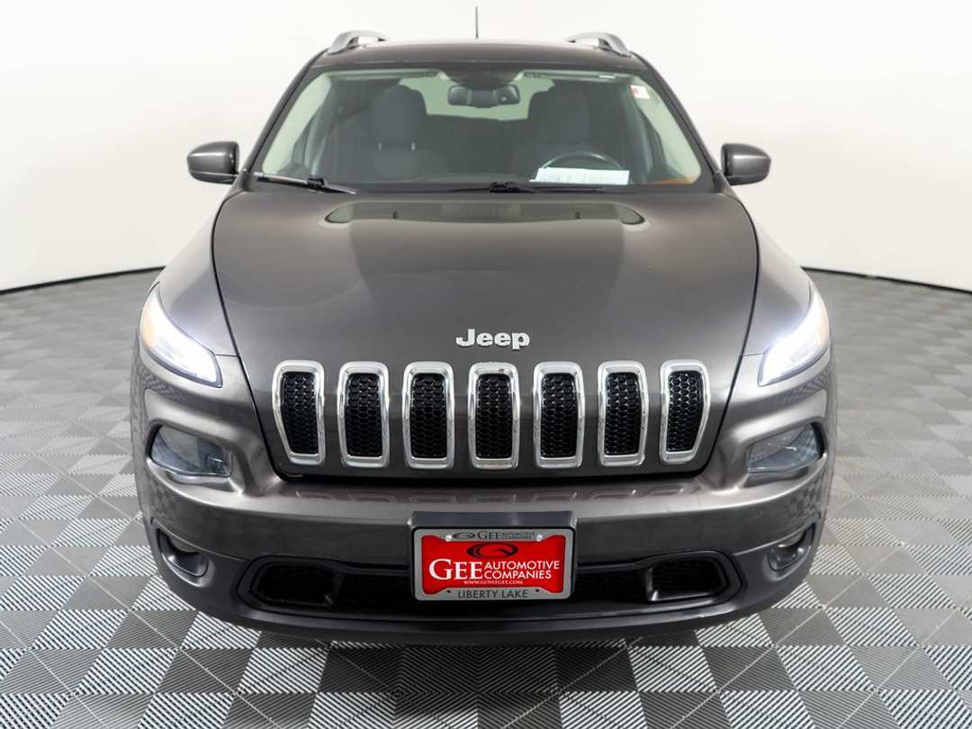 2016 Jeep Cherokee Latitude - Image 2