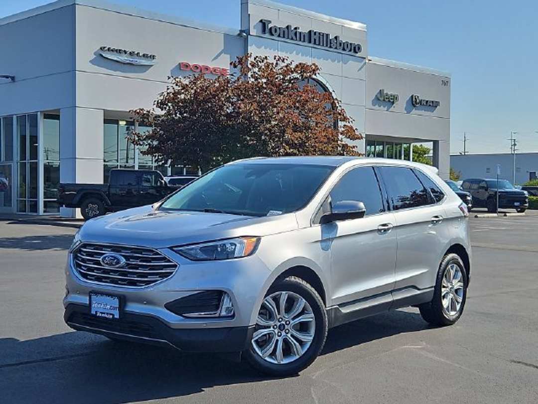 2022 Ford Edge Titanium - Image 2