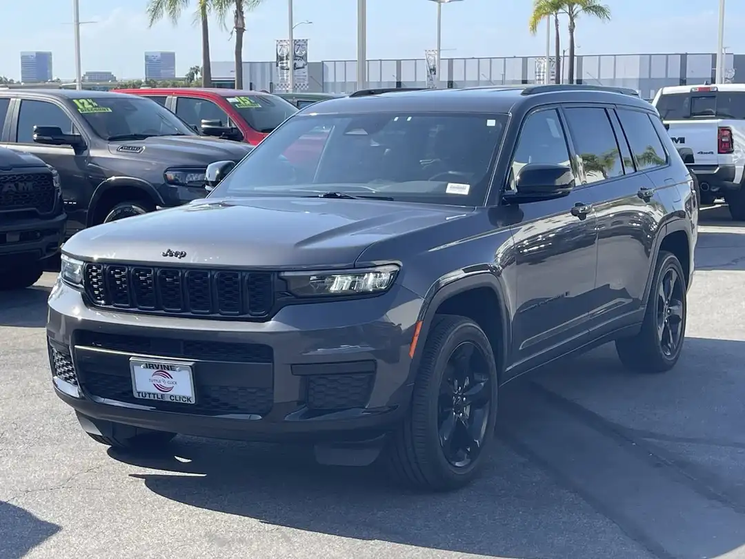2023 Jeep Grand Cherokee L Altitude - Image 2