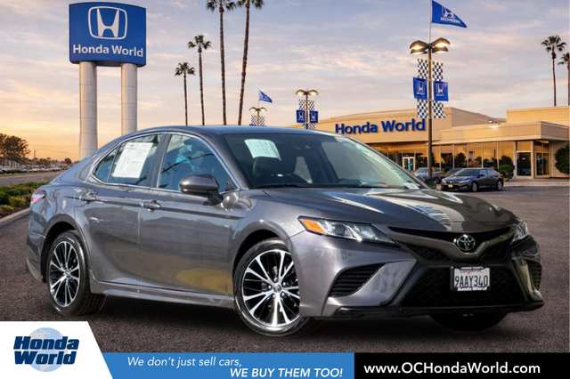 2020 Toyota Camry SE