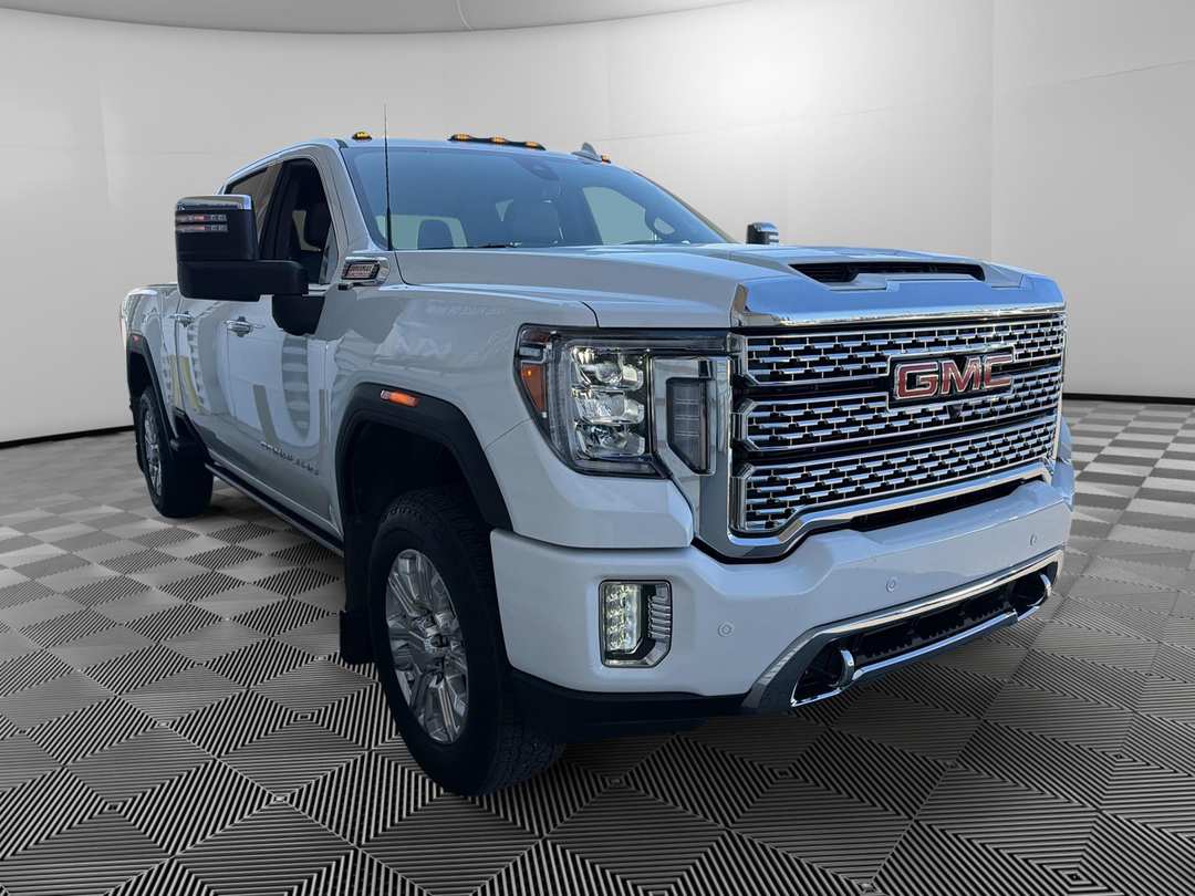 2022 GMC Sierra Denali - Image 3