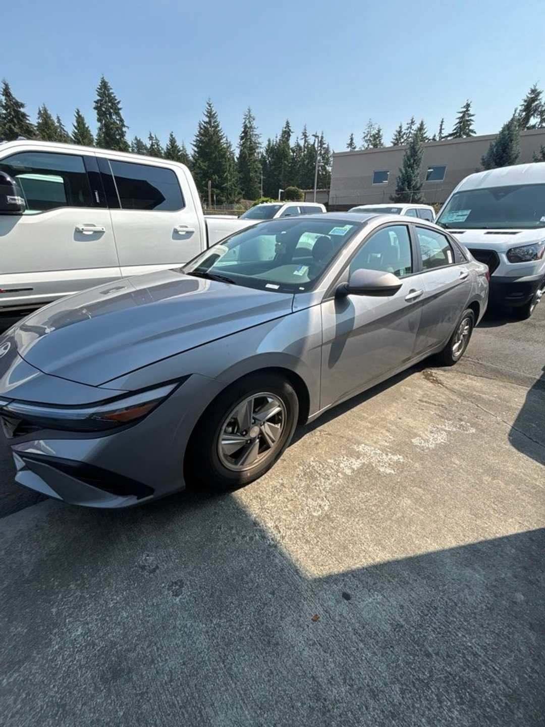 2025 Hyundai Elantra SE - Image 2