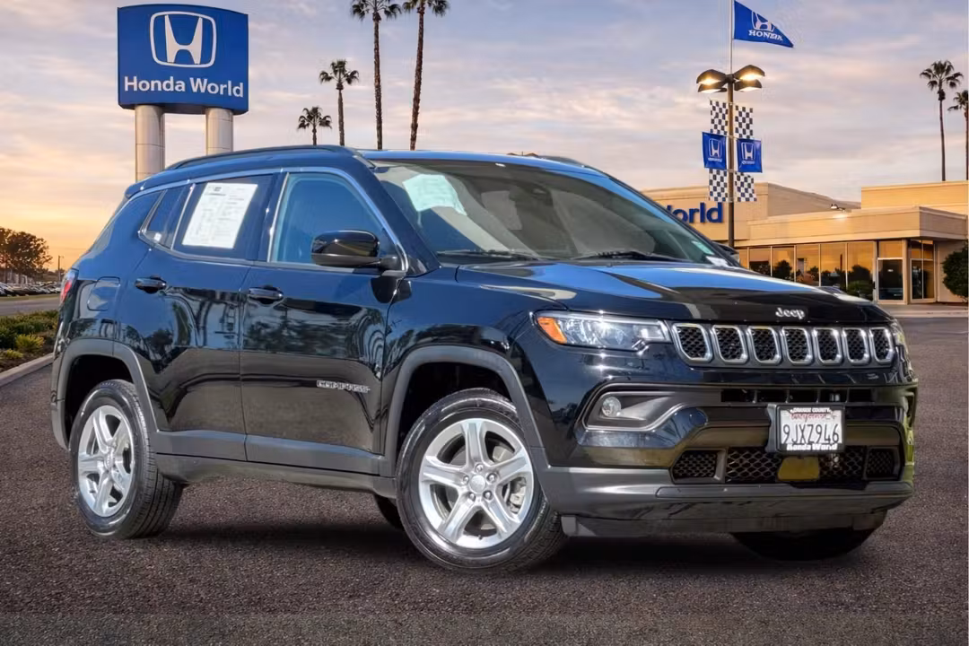 2024 Jeep Compass Latitude - Image 2