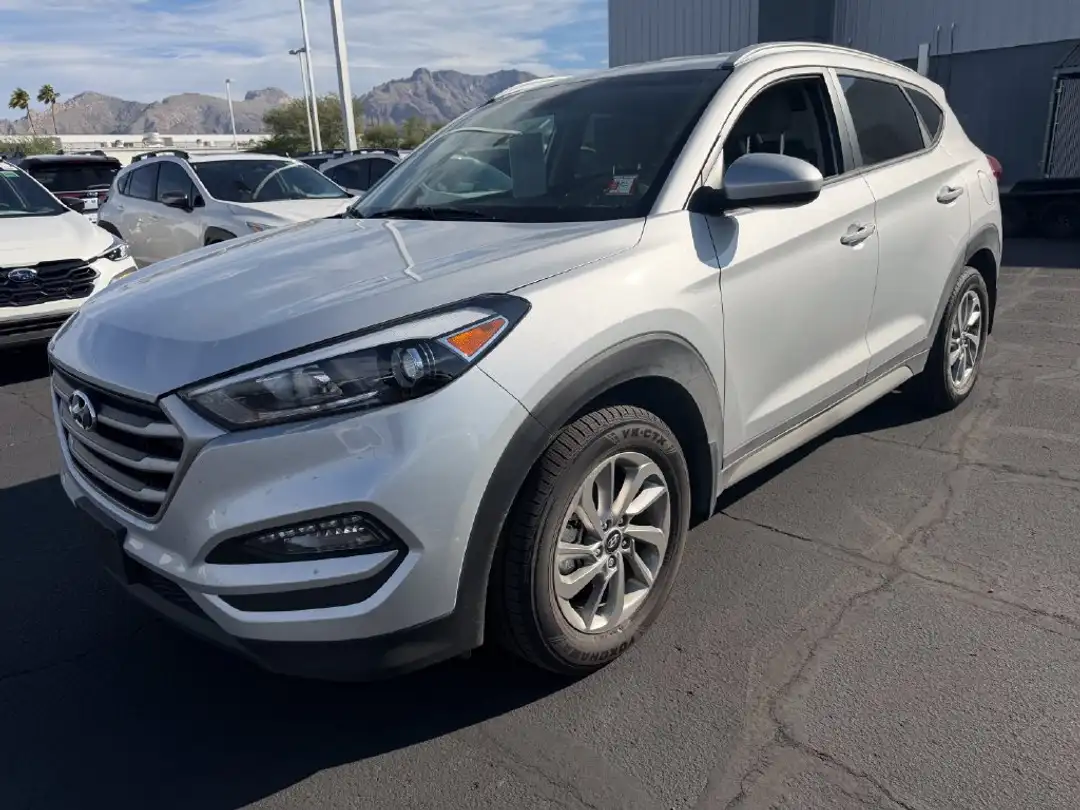 2017 Hyundai Tucson SE - Image 3
