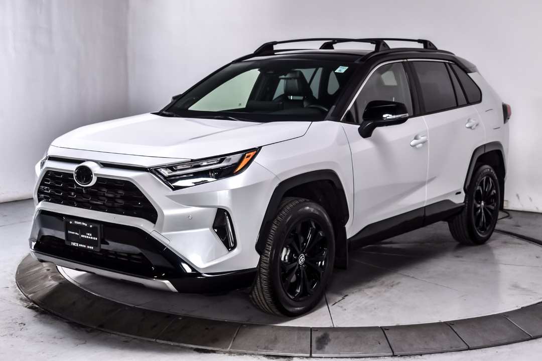 2025 Toyota Rav4 Hybrid XSE - Image 3