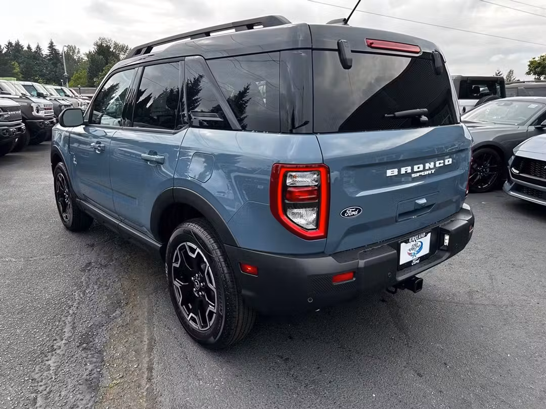 2026 Ford Bronco Sport Outer Banks - Image 3