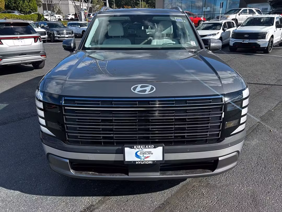 2027 Hyundai Palisade SEL - Image 3