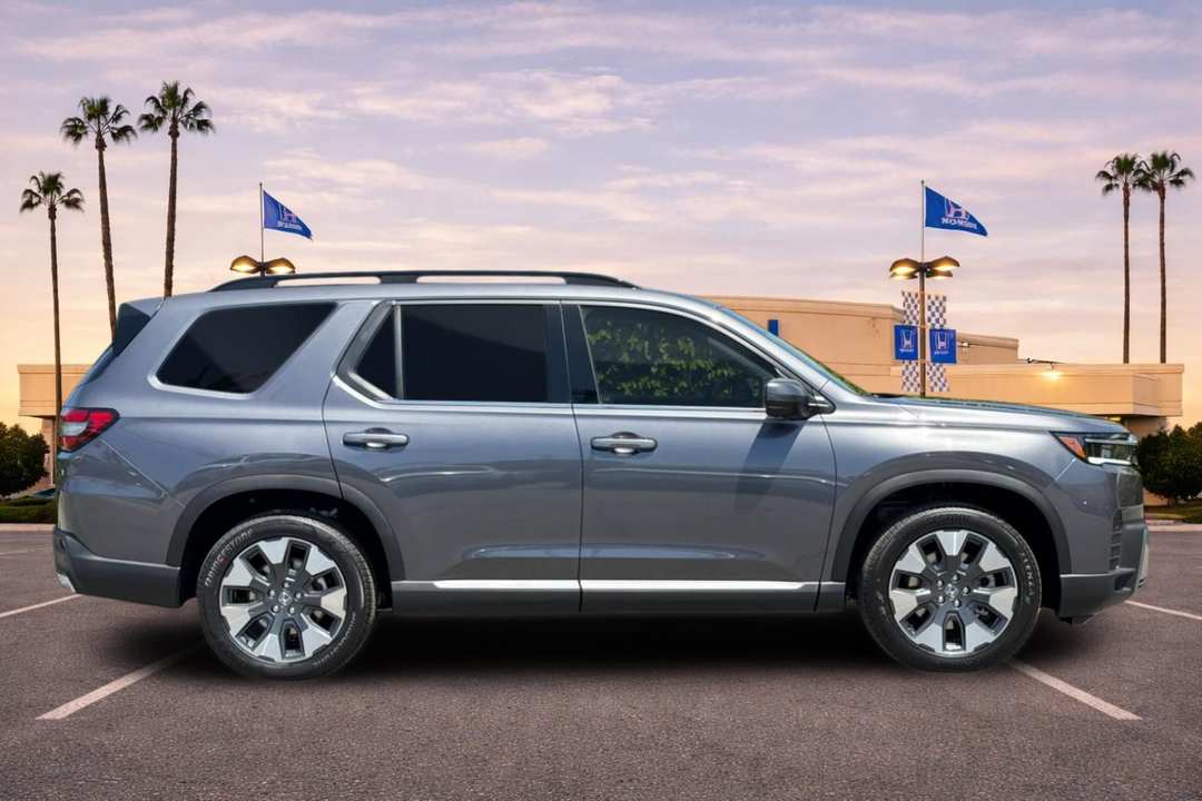2026 Honda Pilot Touring - Image 3