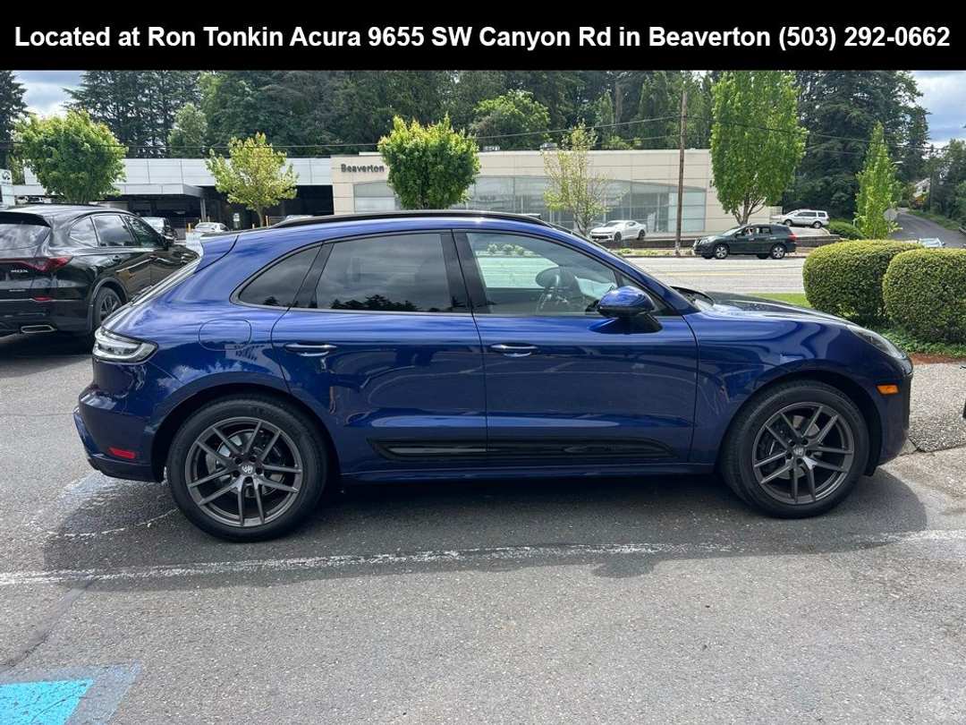2025 Porsche Macan T - Image 3