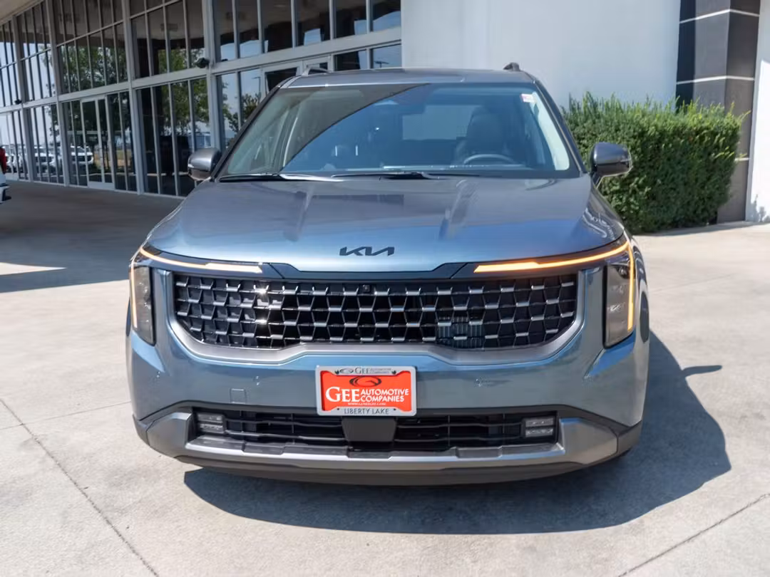 2027 Kia Carnival Hybrid SX - Image 2