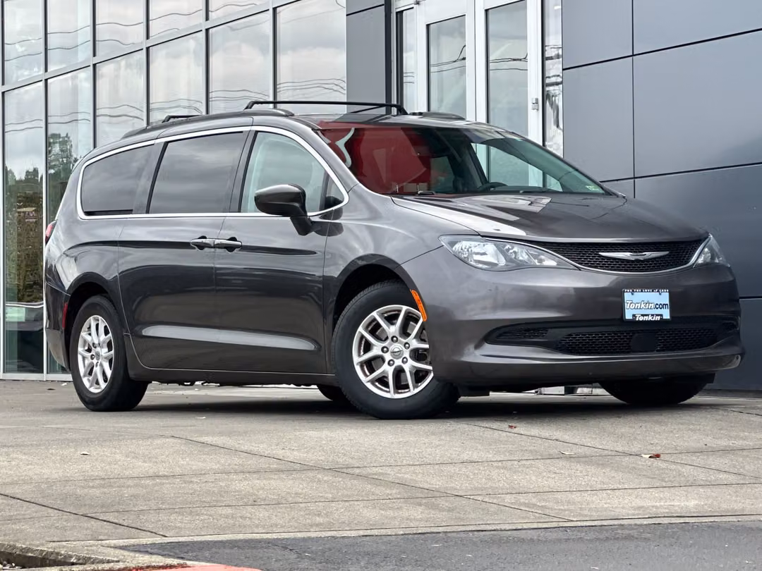 2021 Chrysler Voyager LXI - Image 2