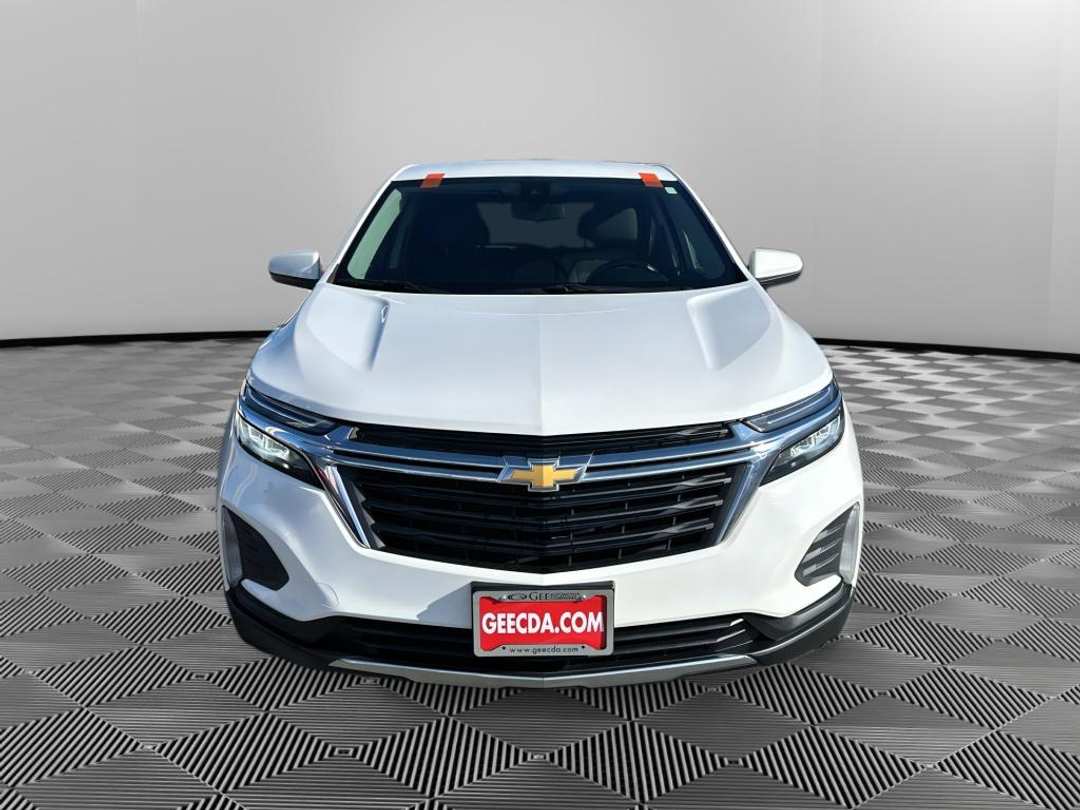 2022 Chevrolet Equinox LT - Image 2