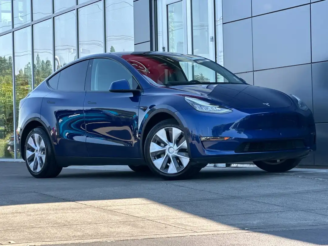 2022 Tesla Model Y Long Range - Image 2