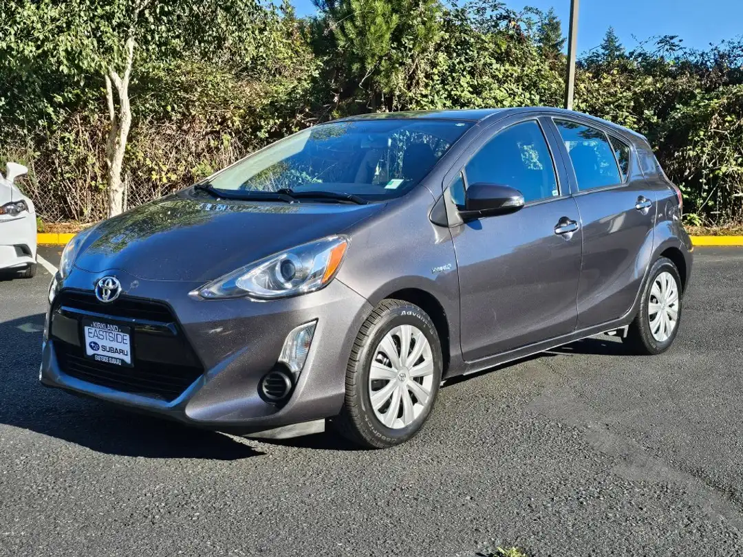 2015 Toyota Prius C Two - Image 3