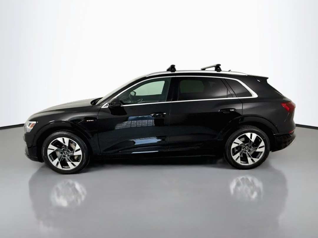 2022 Audi E-Tron Premium Plus - Image 2