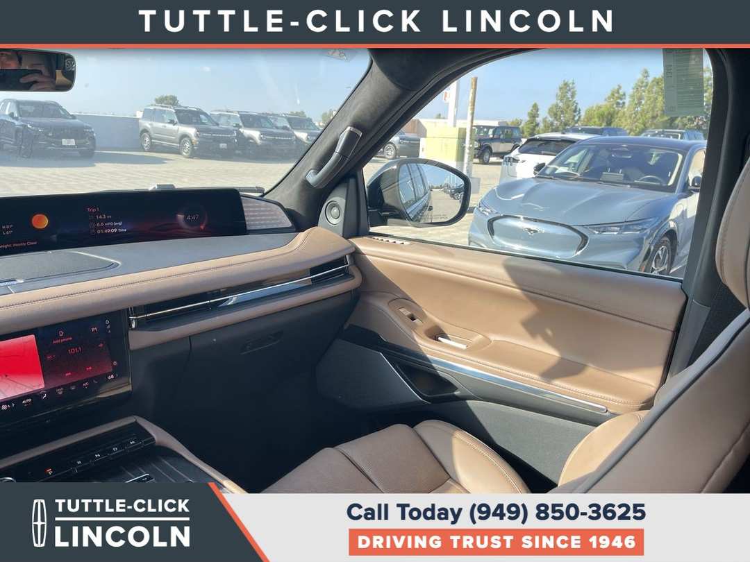 2027 Lincoln Navigator L Black Label - Image 3
