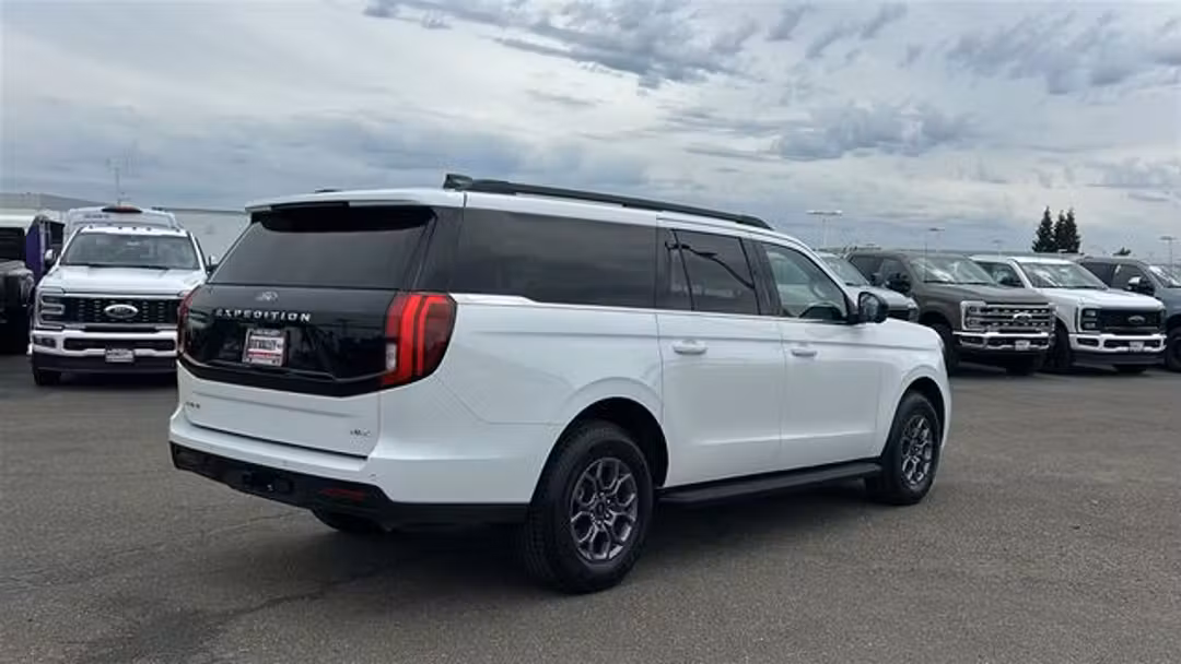 2025 Ford Expedition Max Active - Image 3