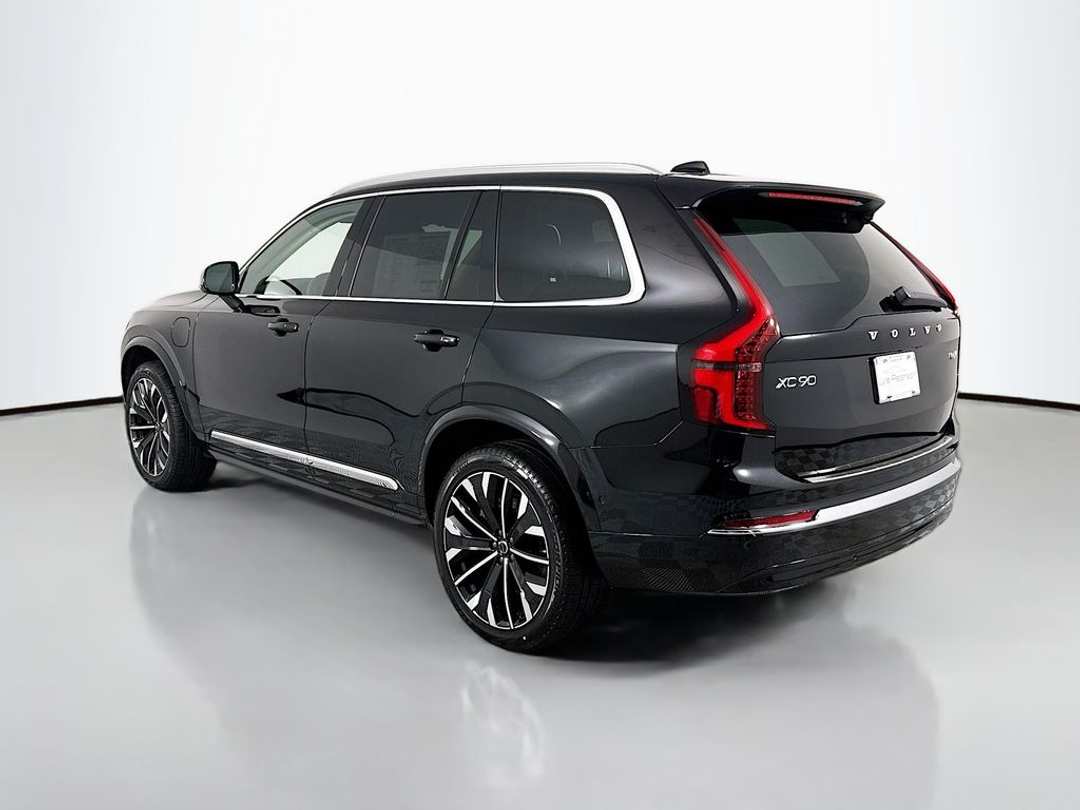 2026 Volvo Xc90 Plug-In Hybrid T8 Plus - Image 3