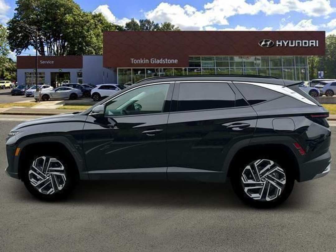 2026 Hyundai Tucson Plug-In Hybrid Limited - Image 3