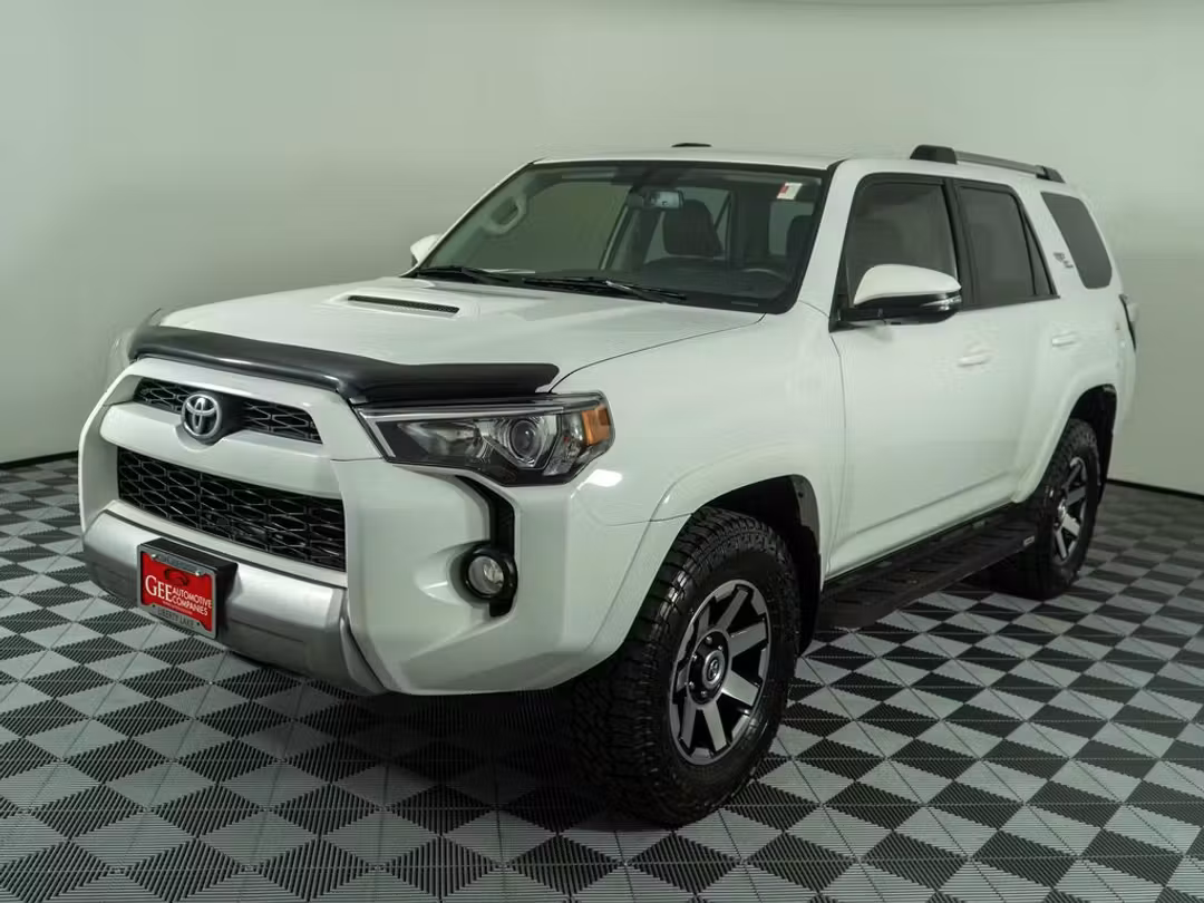 2018 Toyota 4Runner TRD OffRoad Premium - Image 3