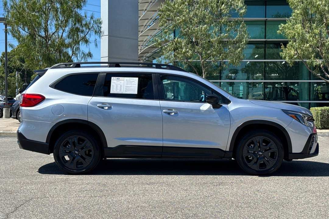 2024 Subaru Ascent Onyx Edition - Image 3