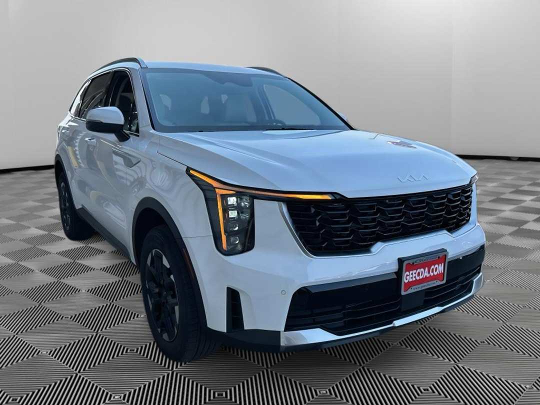 2026 Kia Sorento S - Image 3