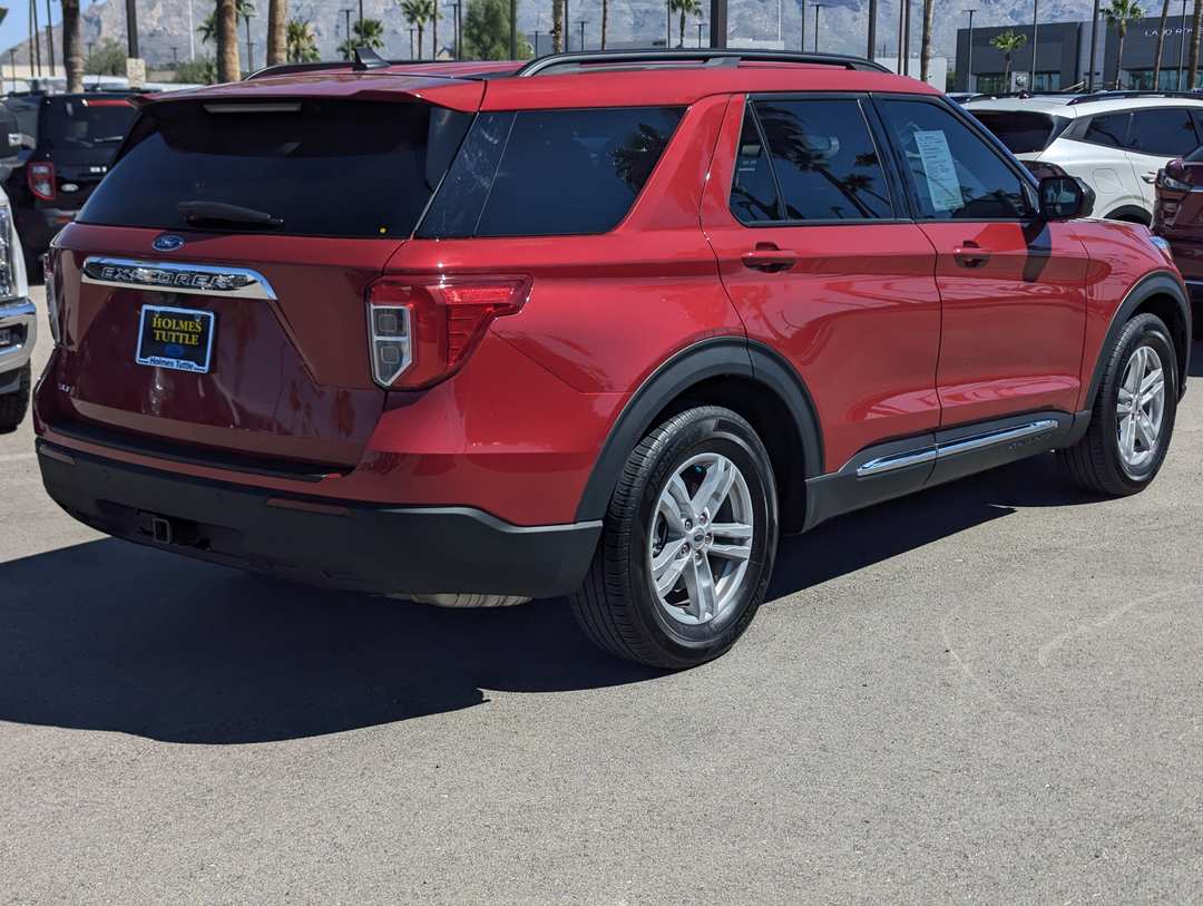 2024 Ford Explorer XLT - Image 2