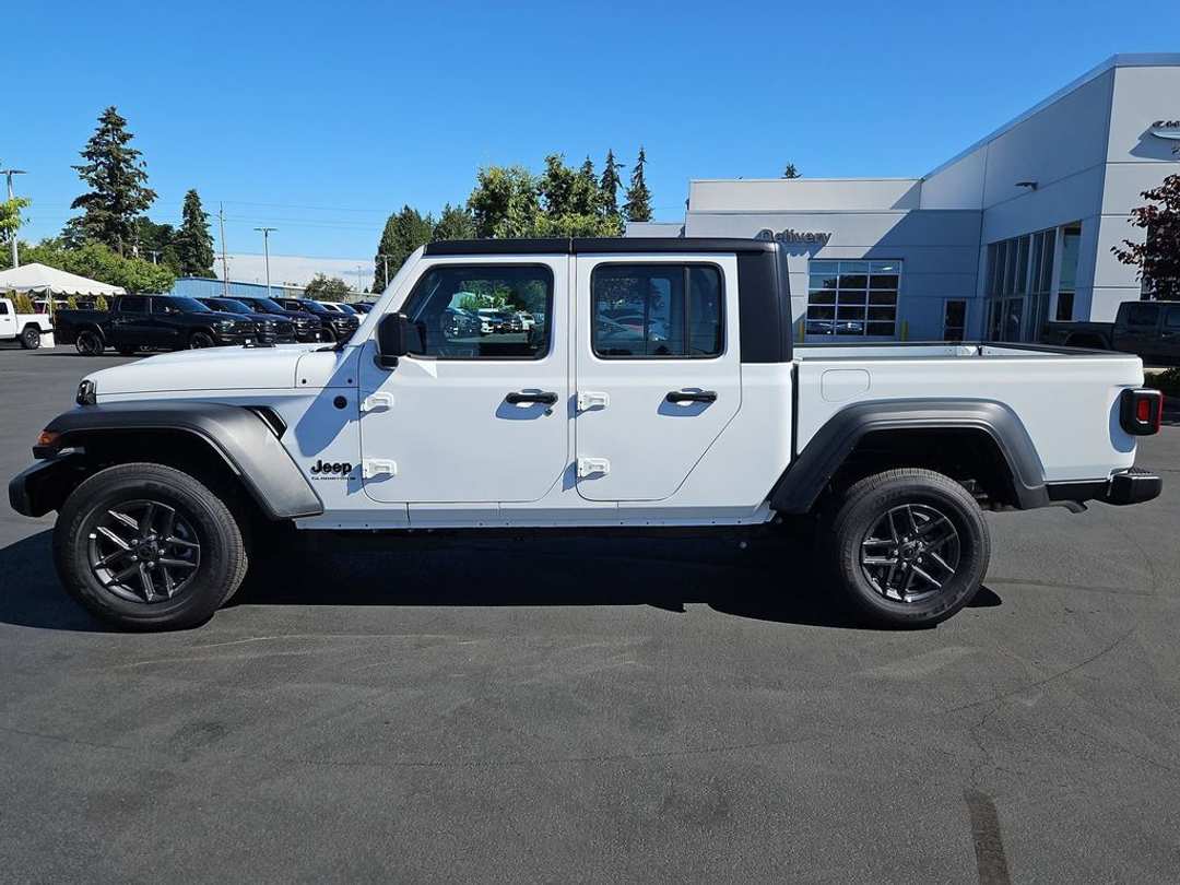 2026 Jeep Gladiator Sport - Image 3