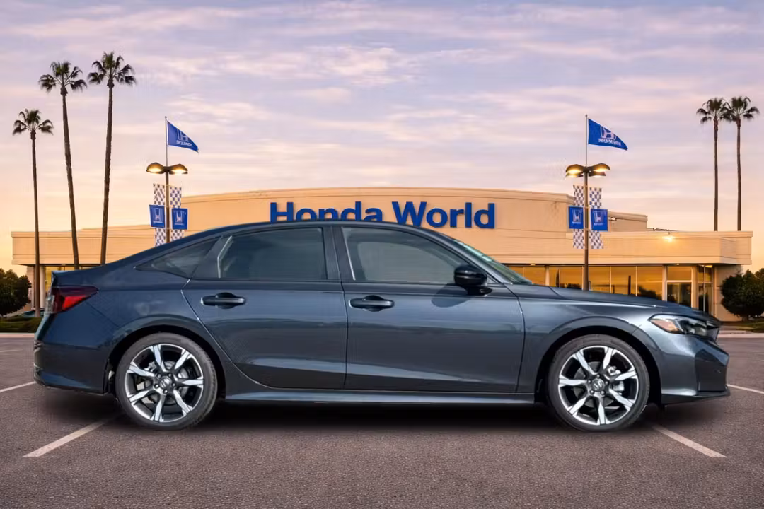 2026 Honda Civic Hybrid Sport Touring - Image 3
