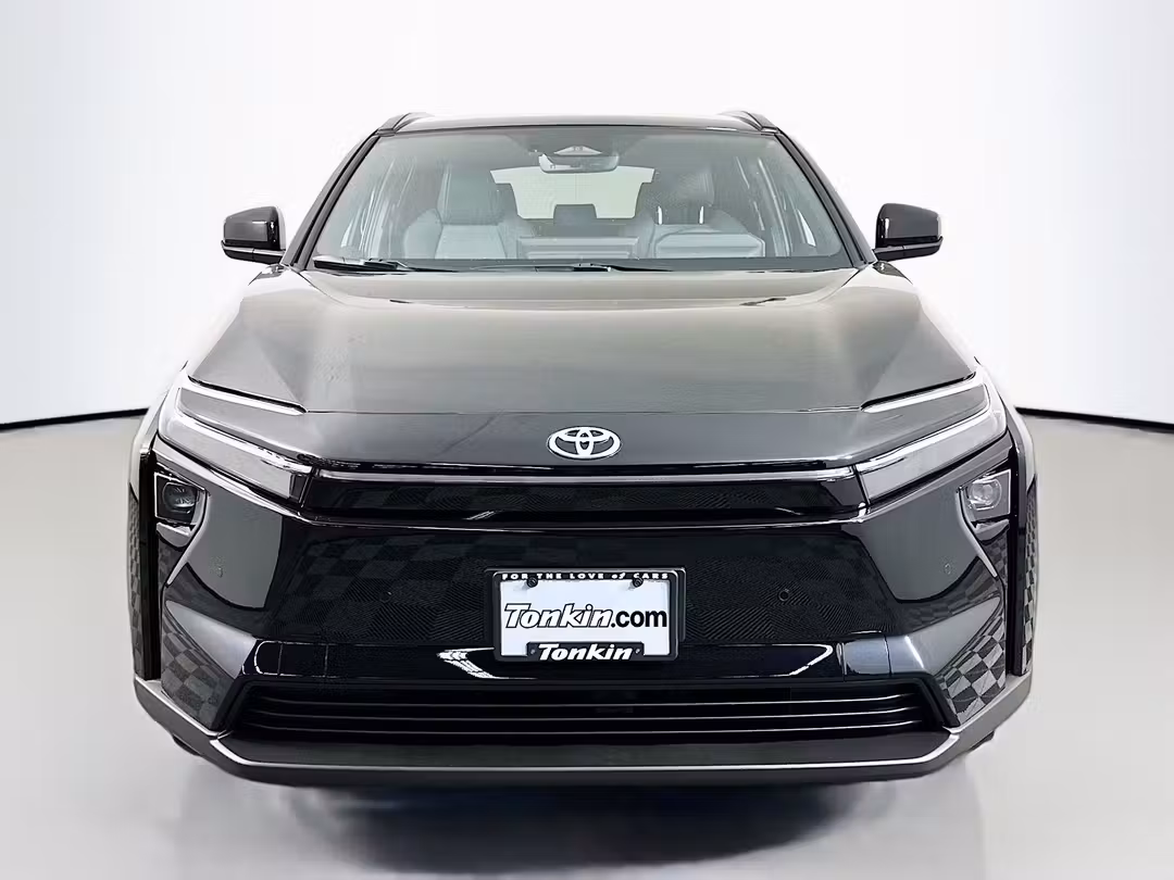 2026 Toyota Bz XLE Plus - Image 2