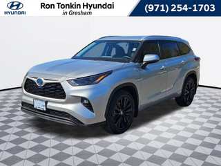 2022 Toyota Highlander Hybrid XLE