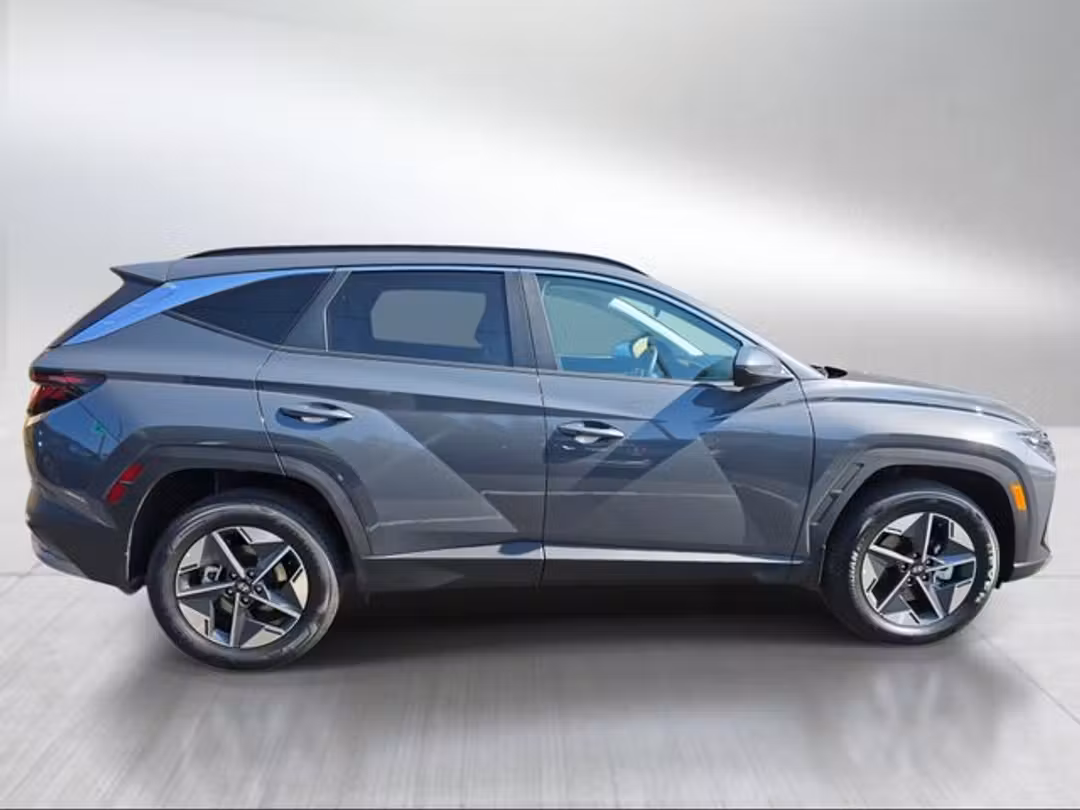 2026 Hyundai Tucson Hybrid SEL - Image 2