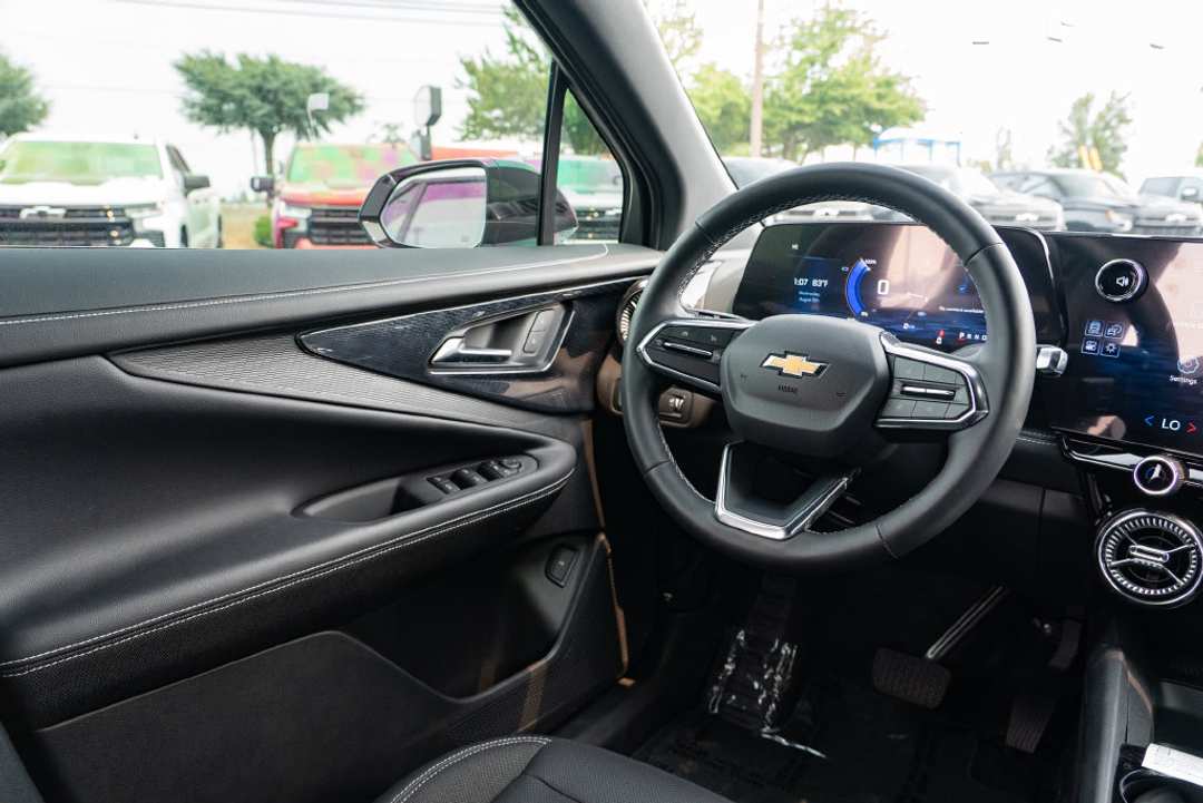 2025 Chevrolet Blazer EV LT - Photo 11