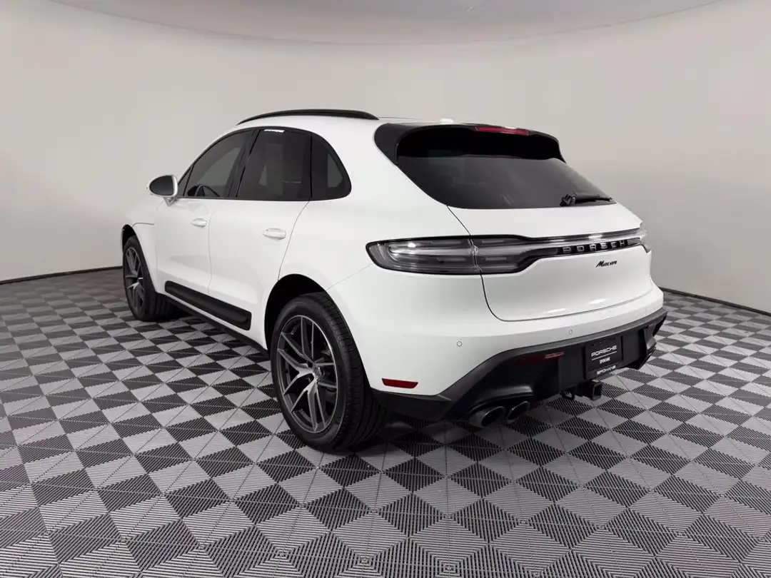 2023 Porsche Macan - Image 3