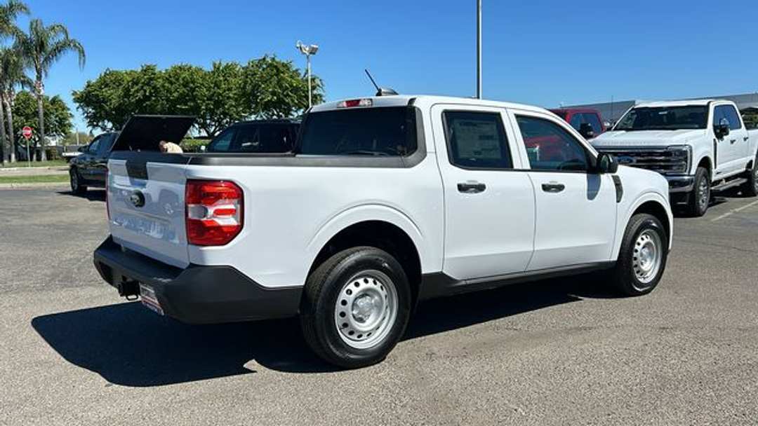 2026 Ford Maverick XL - Image 3