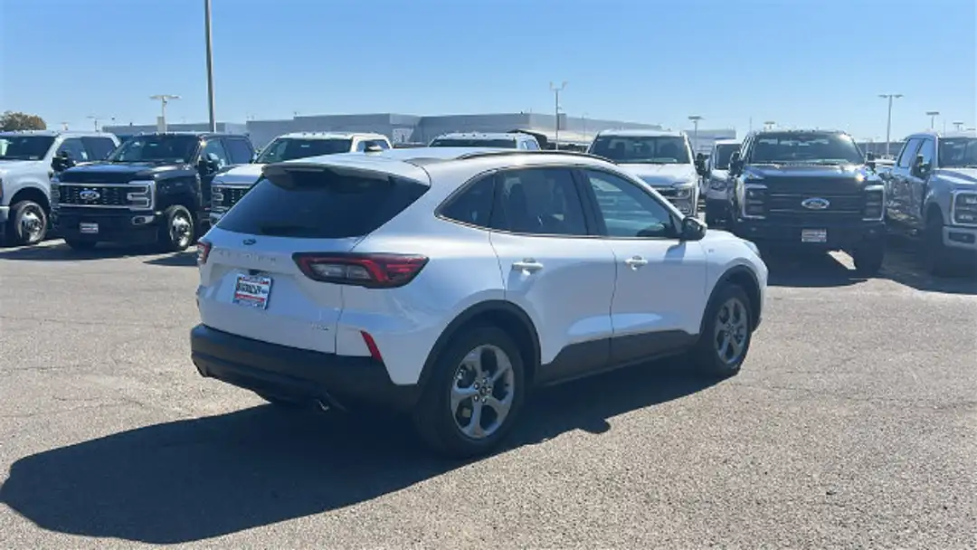 2025 Ford Escape STLine Select - Image 3