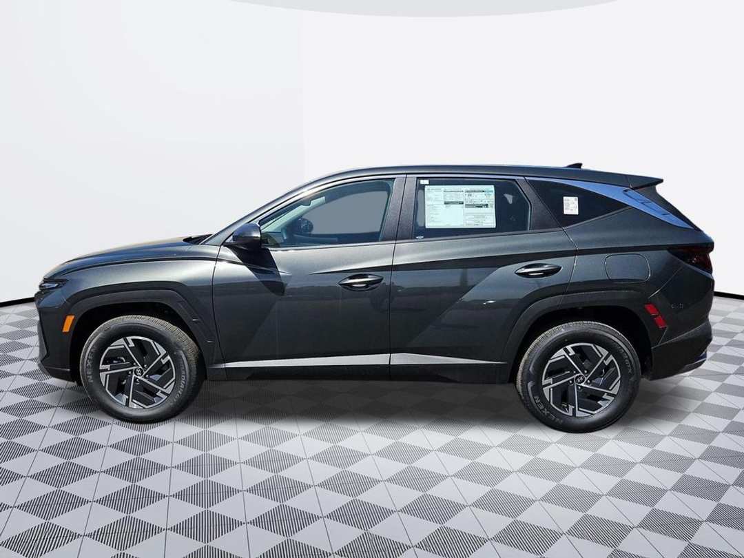 2026 Hyundai Tucson Hybrid Blue SE - Image 3