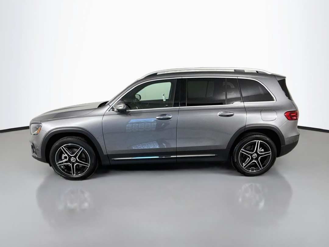 2026 Mercedes-Benz GLB 250 - Image 2