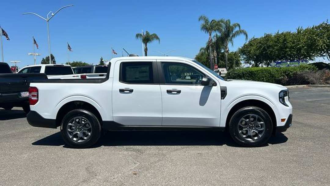 2026 Ford Maverick XLT - Image 2