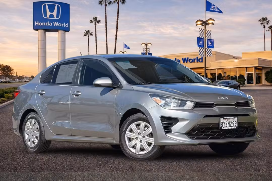 2022 Kia Rio S - Image 2