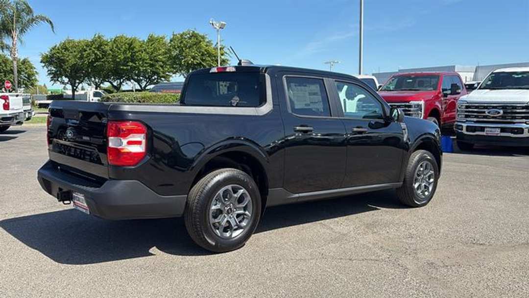 2026 Ford Maverick XLT - Image 3