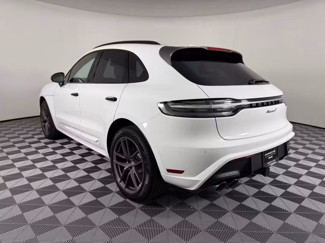 2026 Porsche Macan T - Image 3