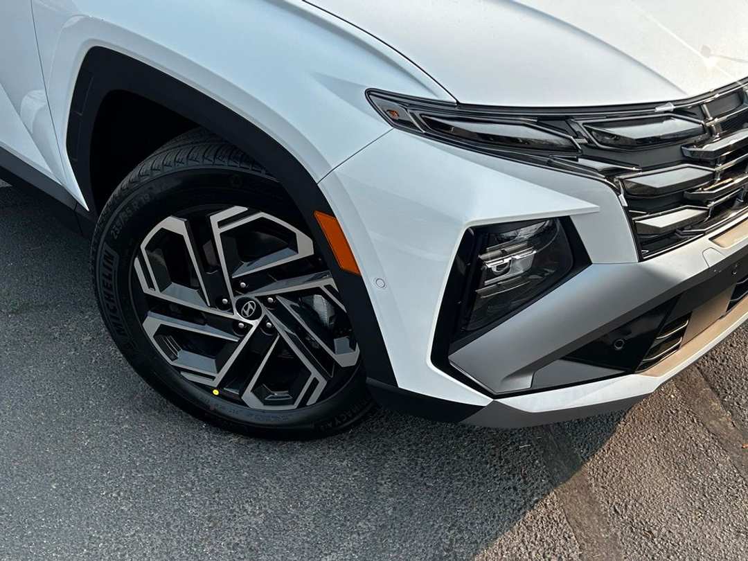 2026 Hyundai Tucson Hybrid Limited - Image 2