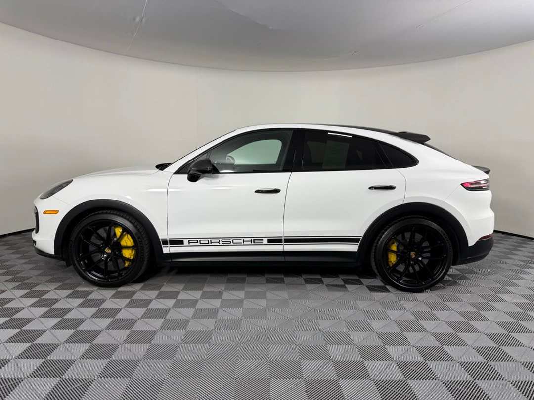 2022 Porsche Cayenne Turbo GT - Image 2