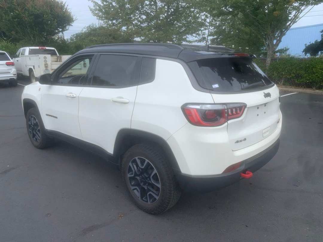 2019 Jeep Compass Trailhawk - Image 2