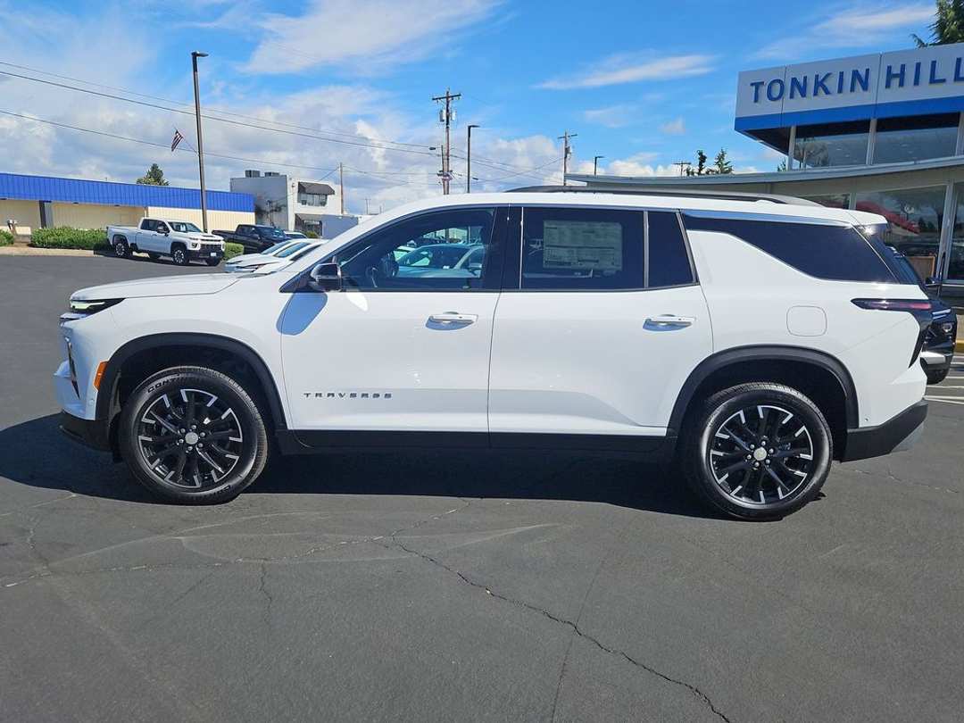 2026 Chevrolet Traverse LT - Image 3