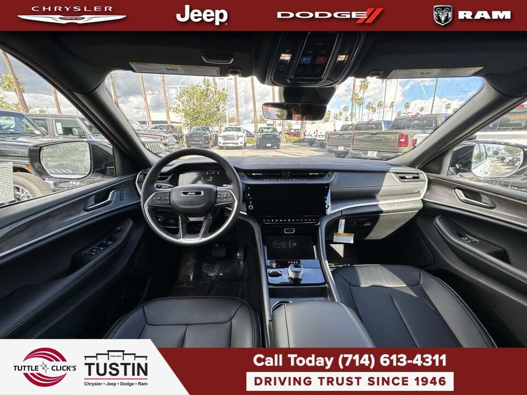 2027 Jeep Grand Cherokee Limited - Image 2