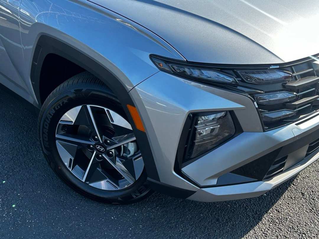 2026 Hyundai Tucson Hybrid SEL - Image 2