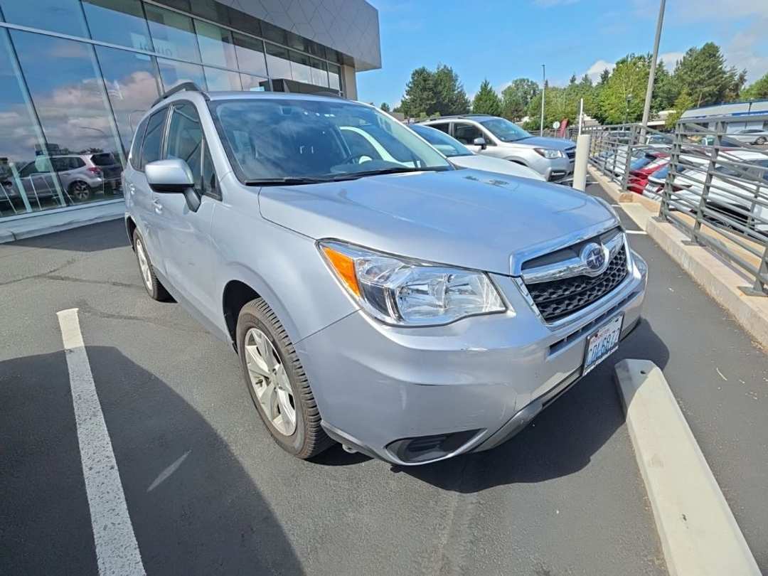 2015 Subaru Forester 2.5i Premium - Image 2